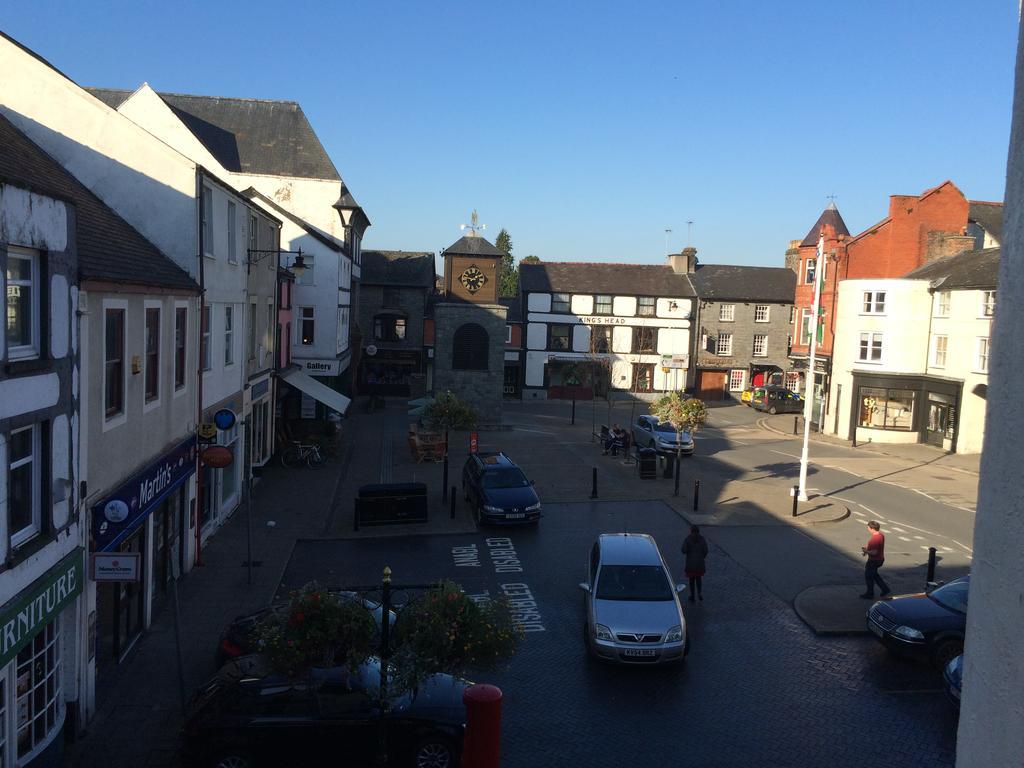 The Eagles Hotel Llanrwst Exterior photo